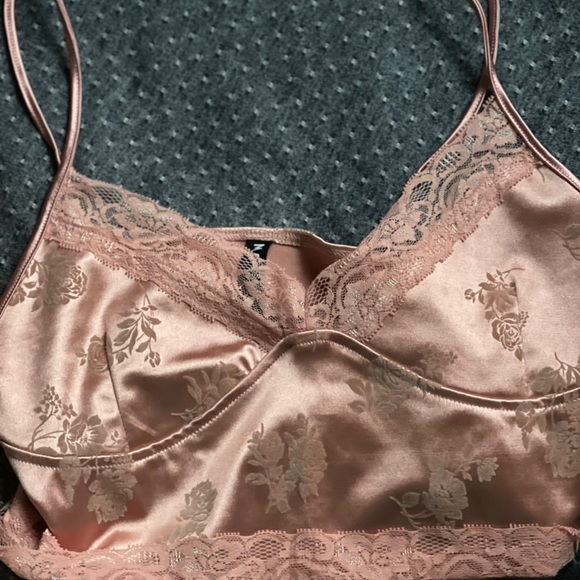 Motel Rocks Crop Top - Picture 2 of 3